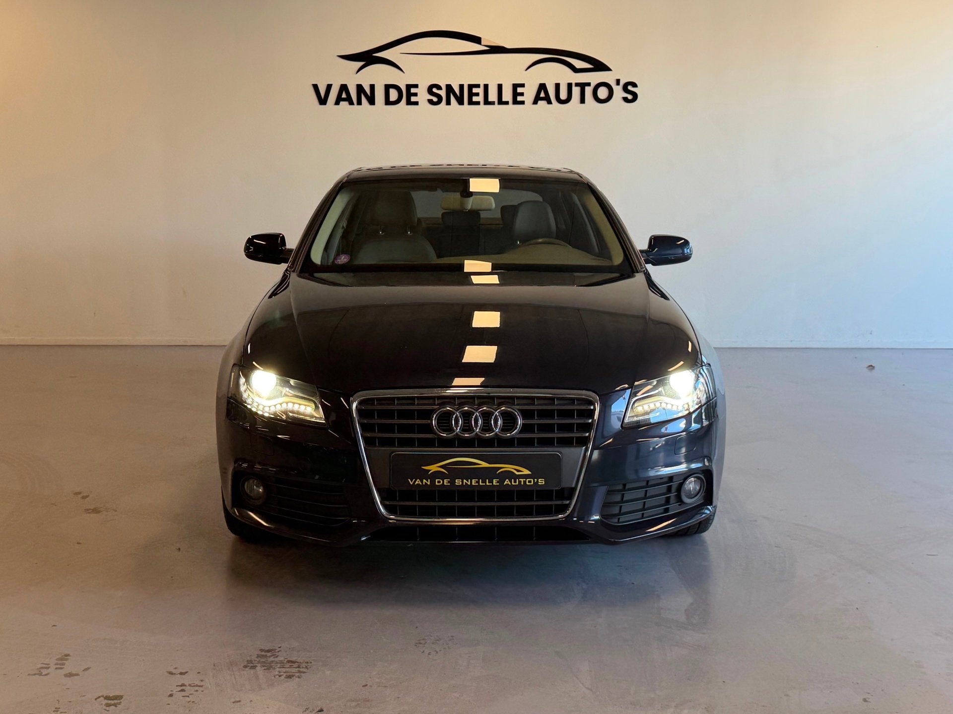 Audi A4 Limousine 1.8 TFSI Pro Line Business BIXENON/LED/PDC, Auto's, Euro 5, Gebruikt, 4 cilinders, Blauw