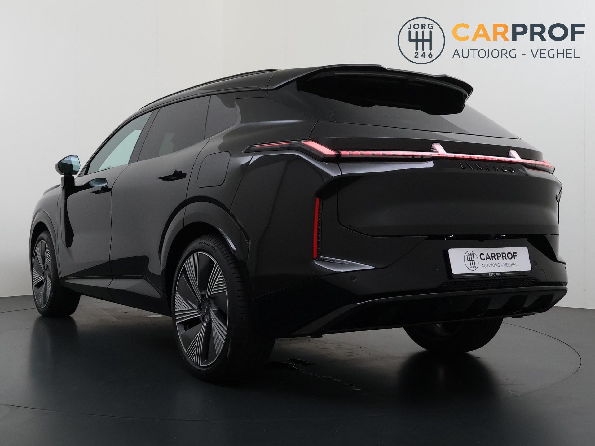 Lynk & Co 08 1.5 More Navigatie | Pano | 360 camera | 200 km, Auto's, Gebruikt, 4 cilinders, 2087 kg, Zwart