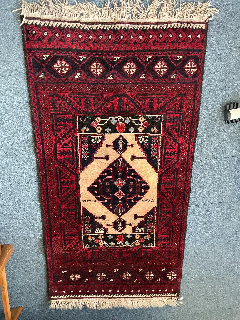 Perzisch tafelkleed/tapijtje, Ophalen, 50 tot 100 cm, Zo goed als nieuw, Oosters