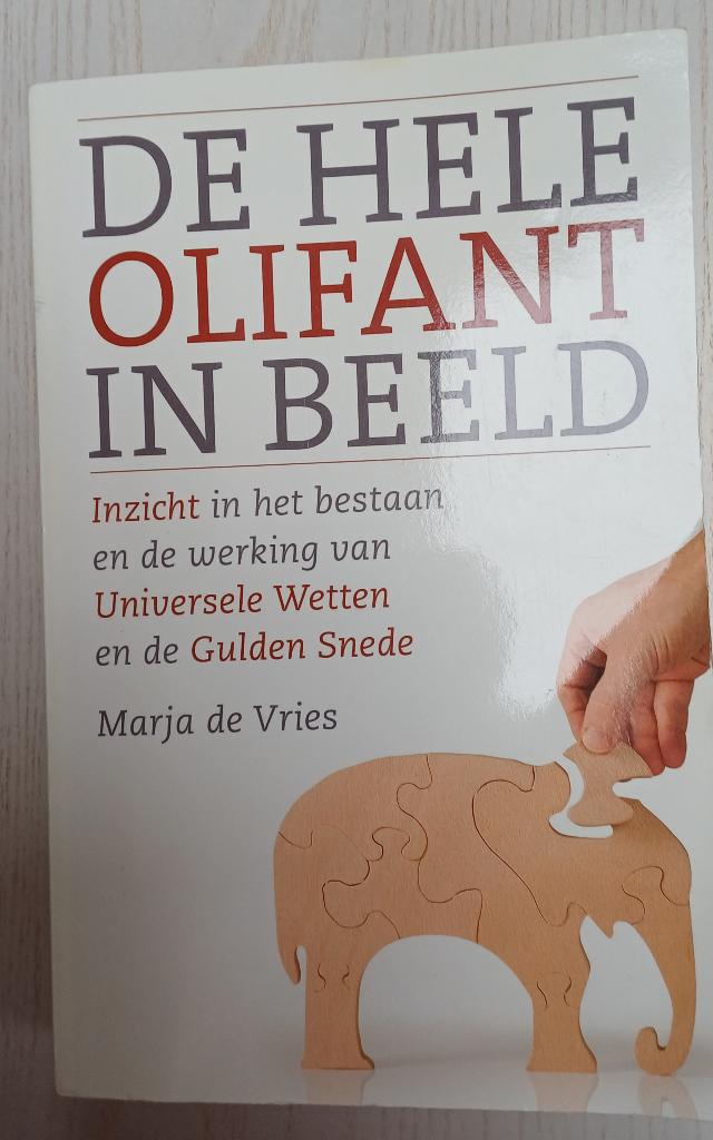 De hele olifant in beeld, Spiritualiteit algemeen, Overige typen, Ophalen of Verzenden, Zo goed als nieuw