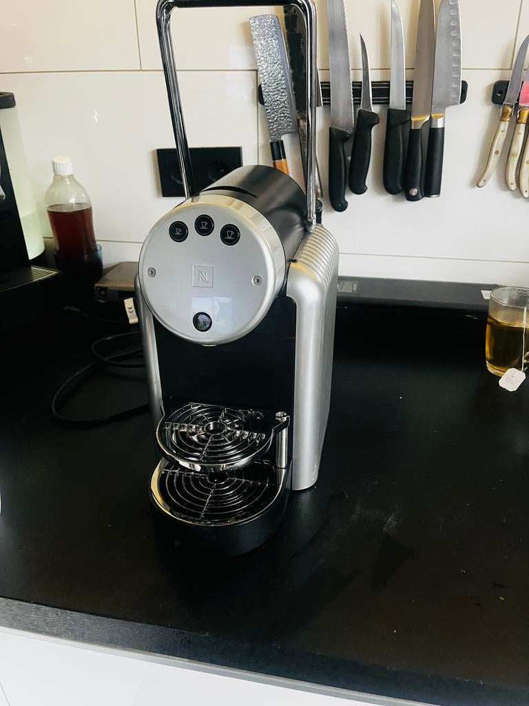 Nespresso zenius met 2 maanden garantie, Witgoed en Apparatuur, Ophalen of Verzenden, Zo goed als nieuw, Espresso apparaat