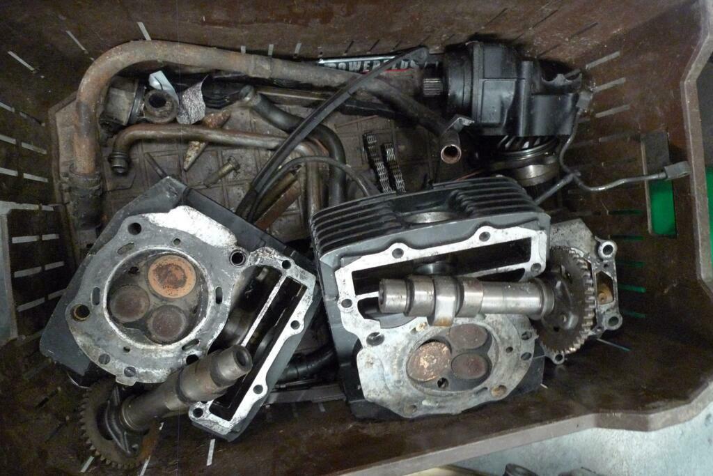 Cilinderkop losse delen honda vt 750, Ophalen, Gebruikt