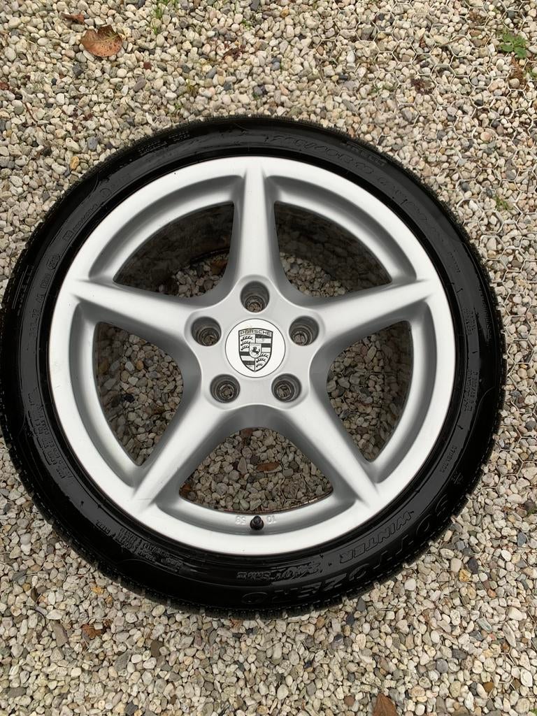 Porsche 911 mooie velgen met Pirelli winterbanden, Ophalen, 18 inch, Banden en Velgen, Winterbanden