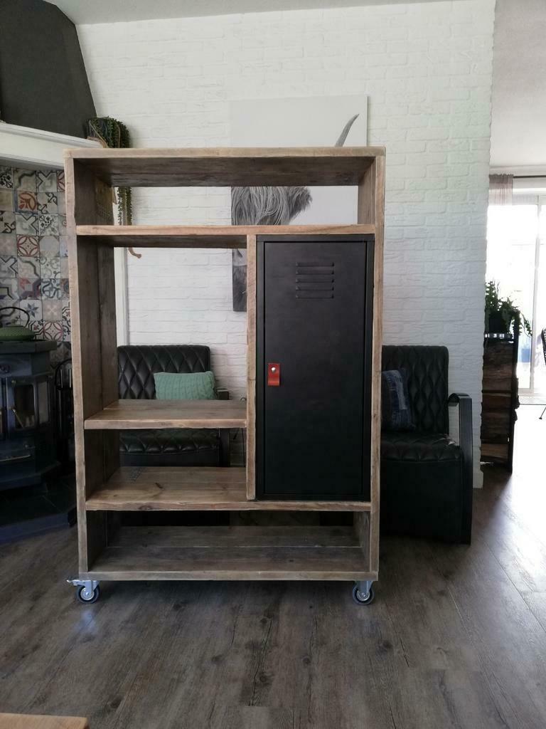 Industriële kast met locker.  Industrieel, Huis en Inrichting, Kasten | Wandmeubels, Met deur(en), 100 tot 150 cm, Nieuw, Minder dan 150 cm