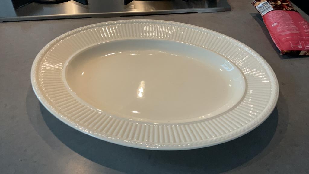 Wedgwood serveerschaal, Ophalen