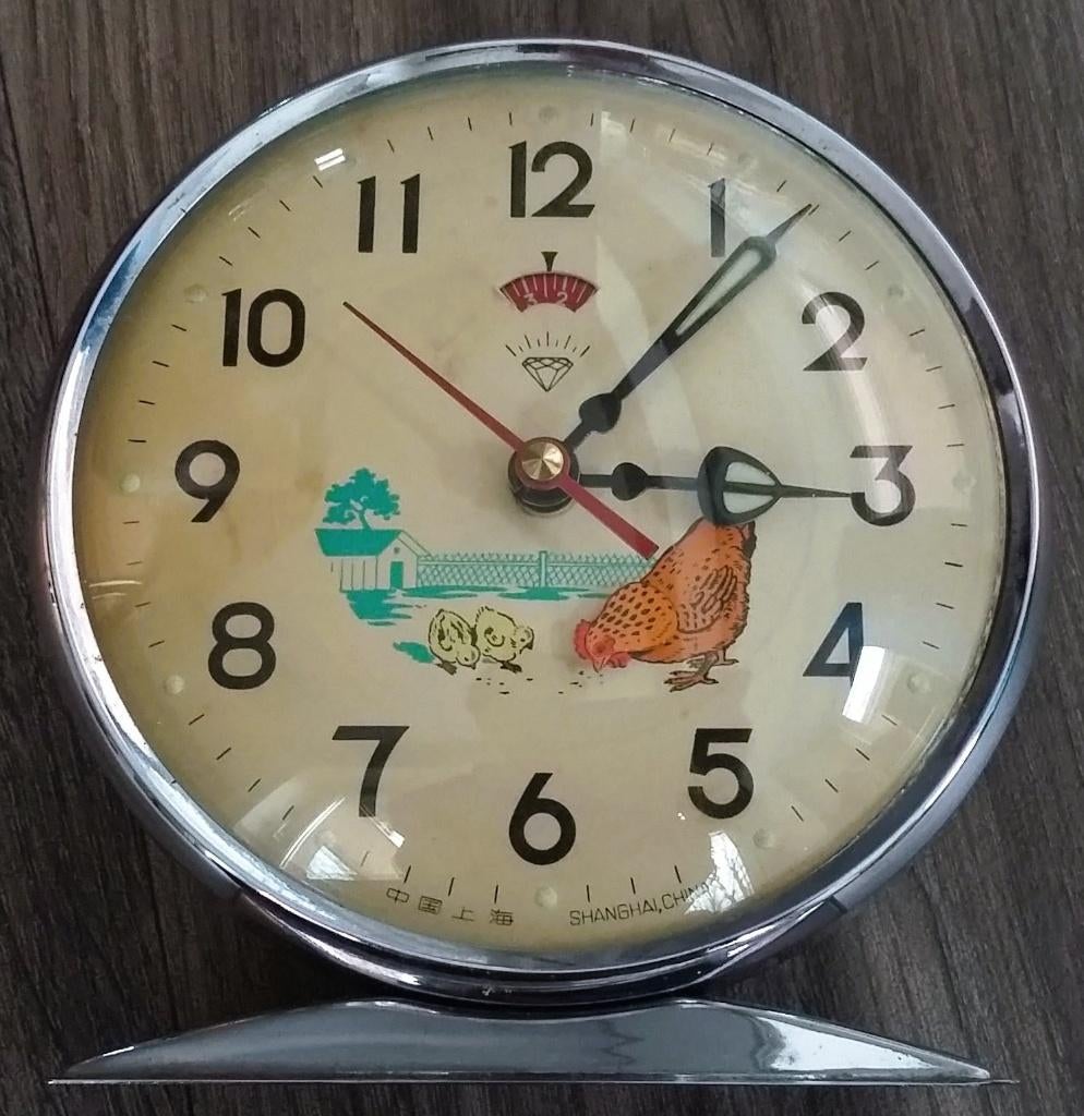Om 1970 Animerende Wekker met Bewegende Kip Kinderkamer, Verzamelen, Retro, Ophalen of Verzenden, Overige typen
