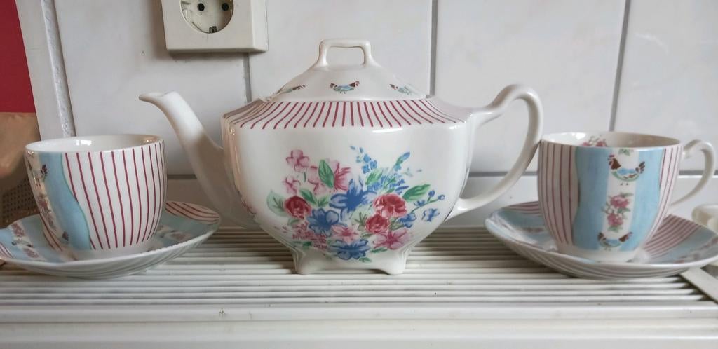 Engels theeservies Johnson Bros Farmhouse Chic Silky Stripe, Ophalen of Verzenden, Zo goed als nieuw, Overige stijlen, Kop(pen) en/of Schotel(s)