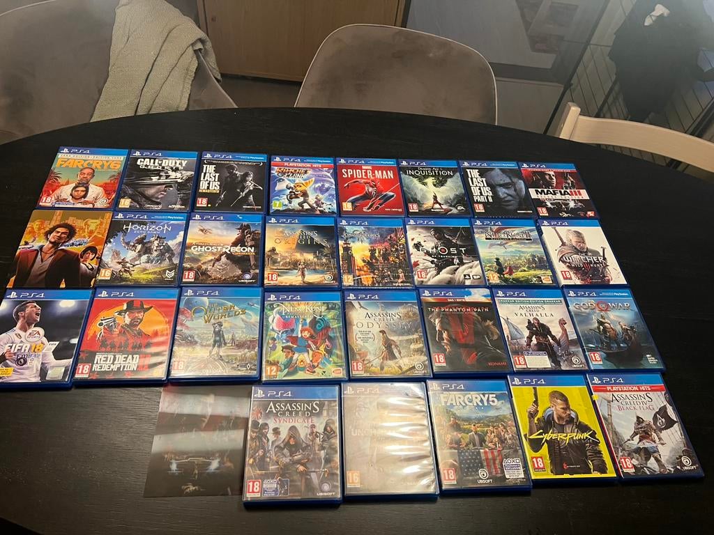 Playstation 4 slim + controller + 29 spellen, Ophalen of Verzenden, Zo goed als nieuw, Overige materialen, Overige merken