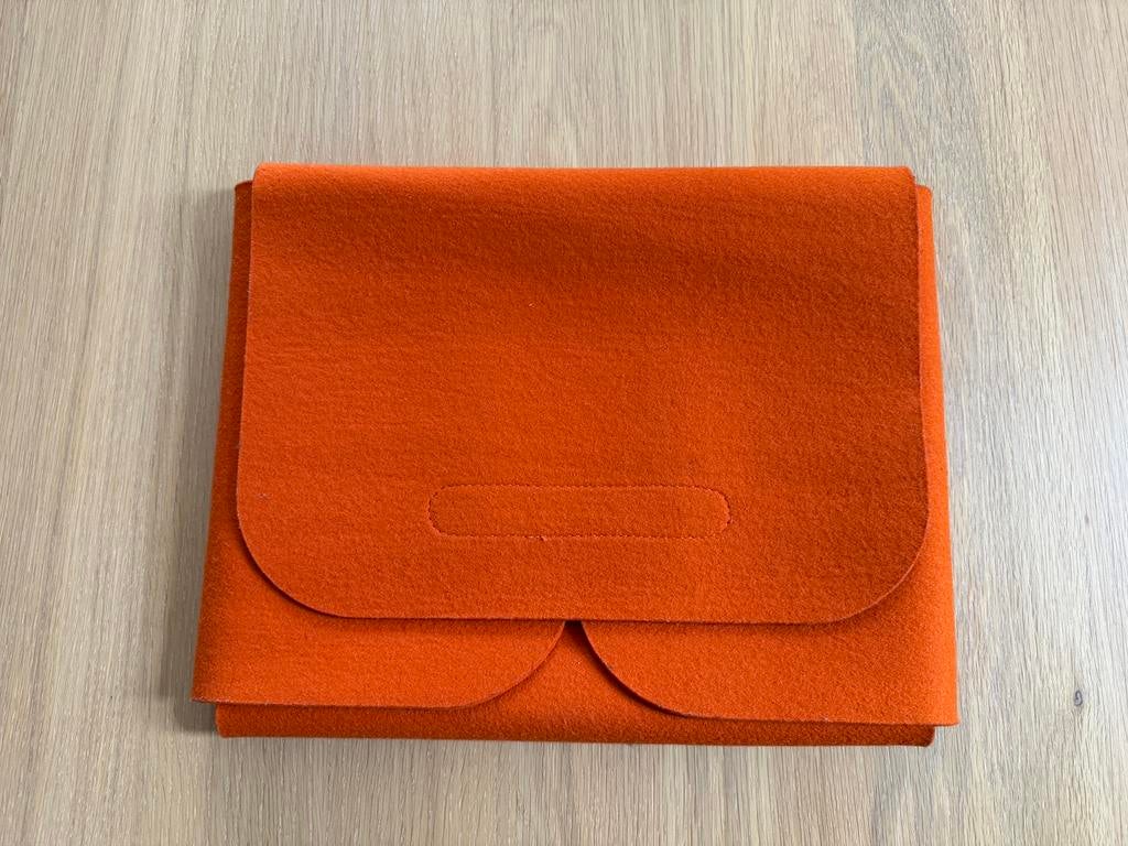 Laptop hoes vilt oranje 14 inch, Ophalen of Verzenden, 14 inch, Gebruikt