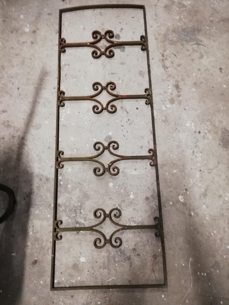 Decoratief smeedijzeren deurrooster 167,5 hoog x 56 breed