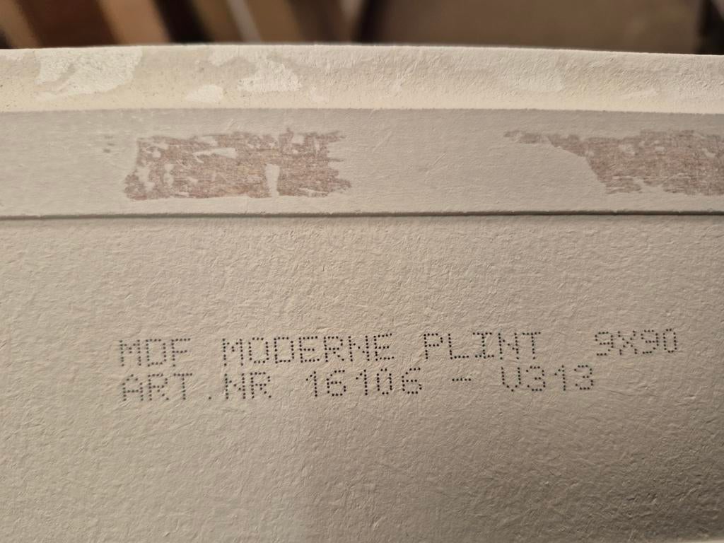 9x90mm vochtwerende plint 240cm semi lak ral9010 AANBIEDING!, Ophalen, Nieuw, Havenstraat 11, Mdf