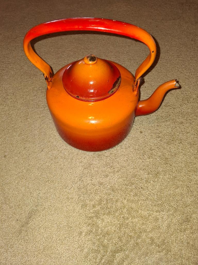 Te koop geëmailleerde oranje ketel oud, Ophalen