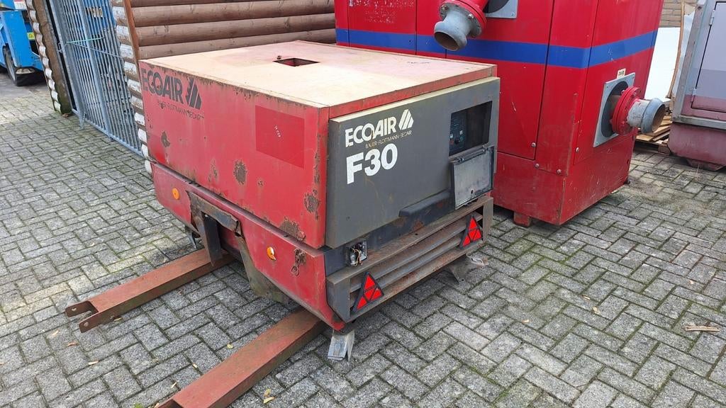Compressor met Deutz F2L1011, 100 liter of meer, Ophalen, Zo goed als nieuw, 6 tot 10 bar