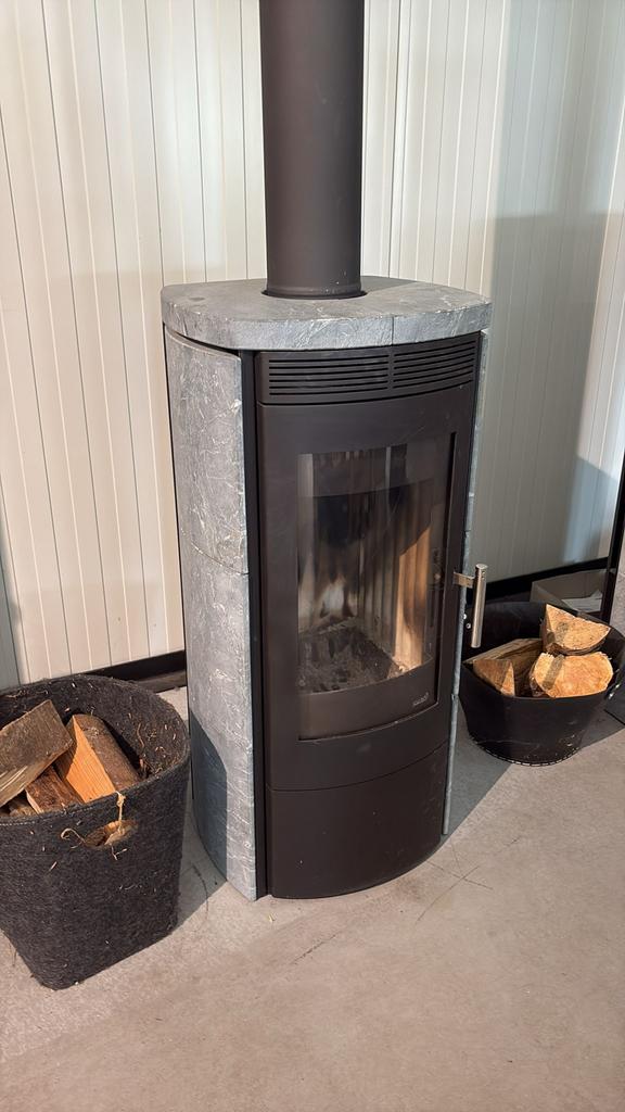 hark eco 130 6 kw met ingebouwd fijnstoffilter showroommodel, Huis en Inrichting, Kachels, Houtkachel, Ophalen of Verzenden, Zo goed als nieuw