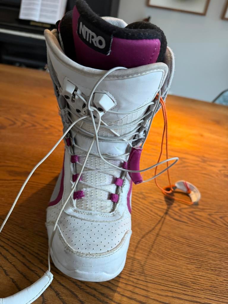 Nitro Snowboardschoenen maat 37 - Gebruikt, Sport en Fitness, Snowboarden, Ophalen of Verzenden, Gebruikt, Snowboots