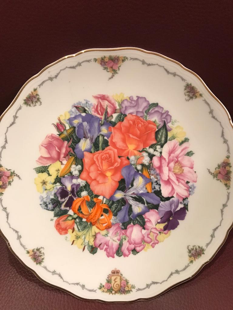Royal Albert Bord "Finale" nieuw voor verzamelars, Ophalen of Verzenden, Nieuw, Porselein, Bord of Schaal