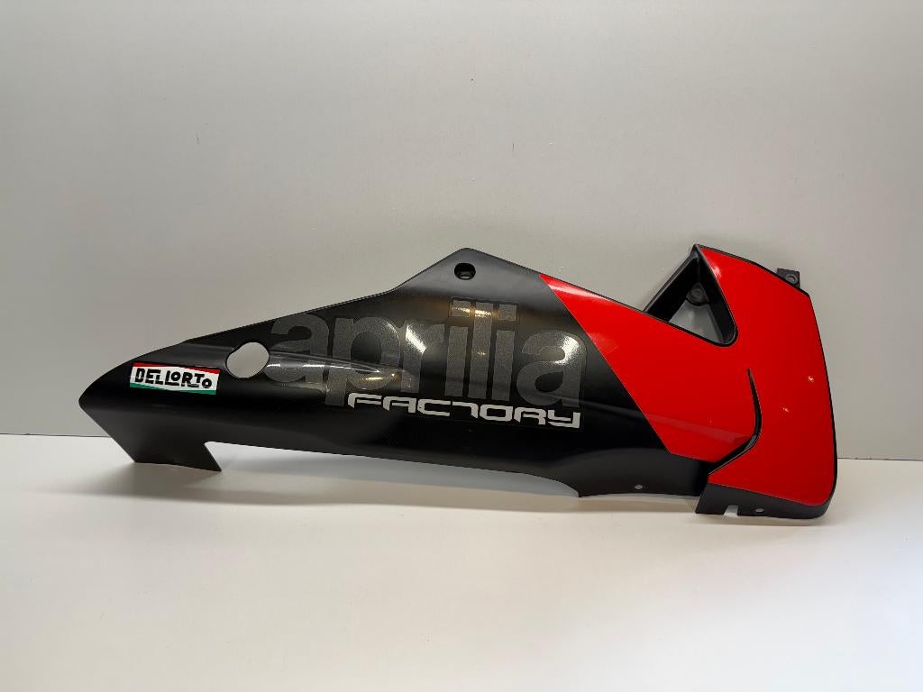 Aprilia RSV4 Factory OEM Onderkuip Under Cowl RH Rechts, Gebruikt, Piaggio Benelux, Minervum 7272, 4817 ZM Breda, Info@aprilia.com