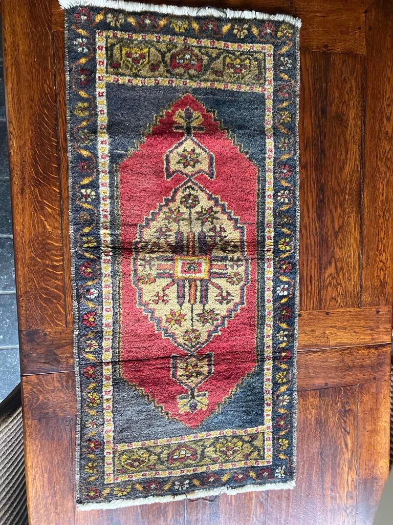 Perzisch kleedje 105 x 50 cm, Huis en Inrichting, Stoffering | Tapijten en Kleden, Ophalen, Gebruikt, 100 tot 150 cm, 50 tot 100 cm