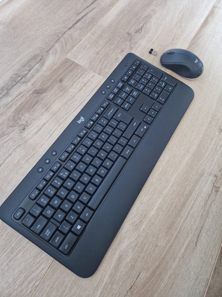 Logitech K540: Toetsenbord en Muis set draadloos, Computers en Software, Toetsenborden, Multimediatoetsen, Logitech, Ophalen of Verzenden
