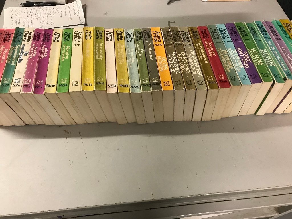 T.K. 13 boeken van Agatha Christie & 15 Vijflings zie lijst, Ophalen of Verzenden, Gelezen, Agatha Christie