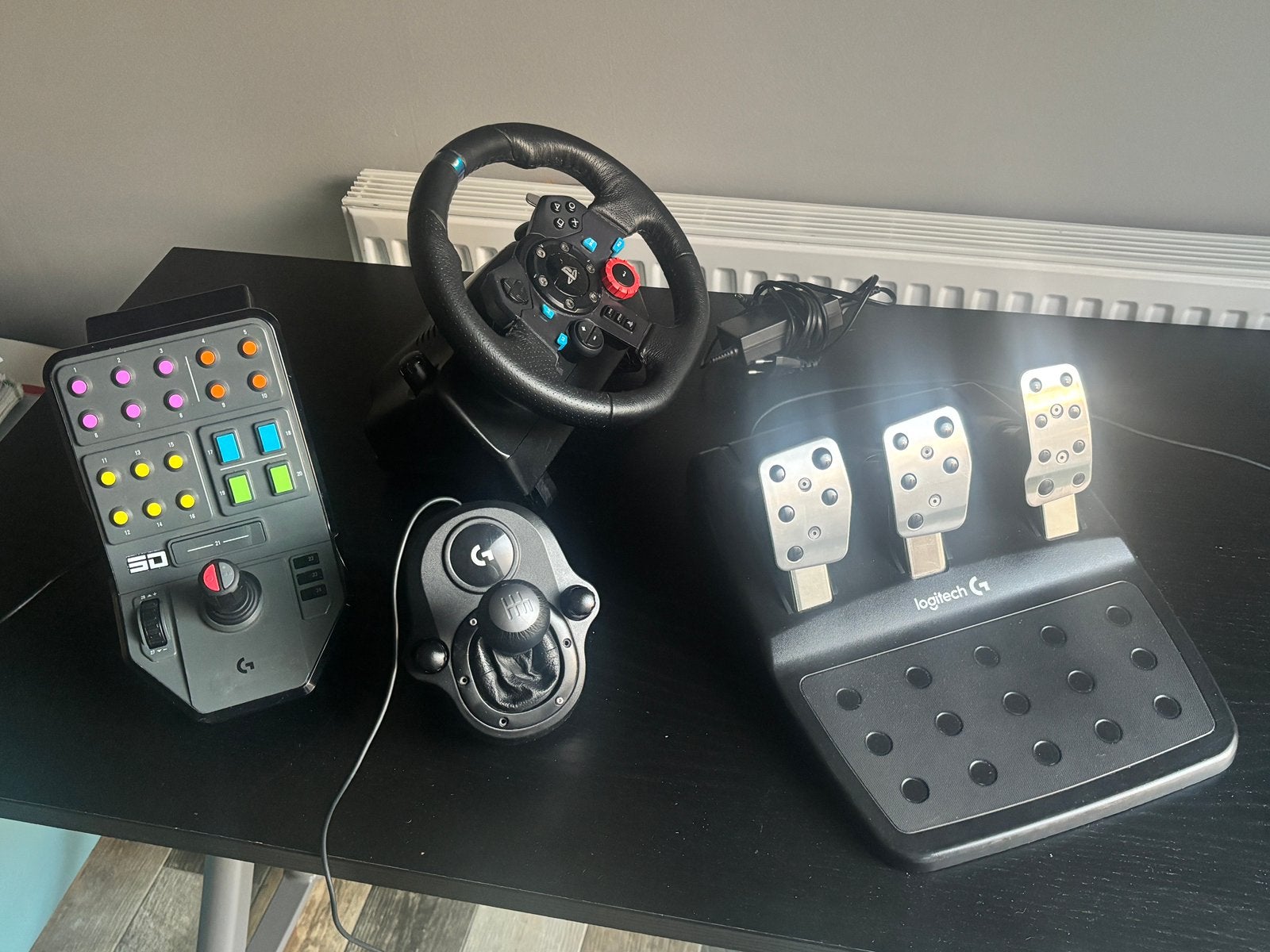 Logitech g29 en logitech side panel, Computers en Software, Joysticks, Ophalen of Verzenden, Zo goed als nieuw