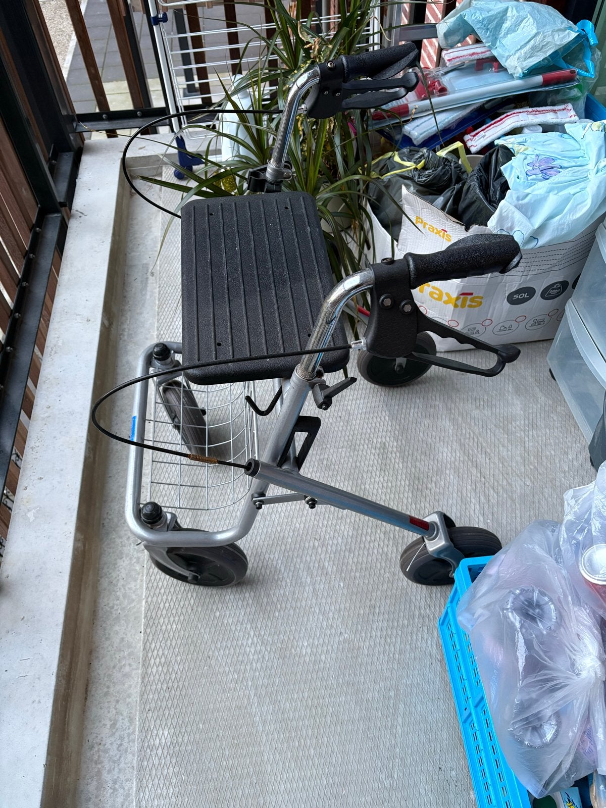 Rollator Zo goed als nieuw 1-2x gebruikt, Ophalen, Lichtgewicht, Zo goed als nieuw