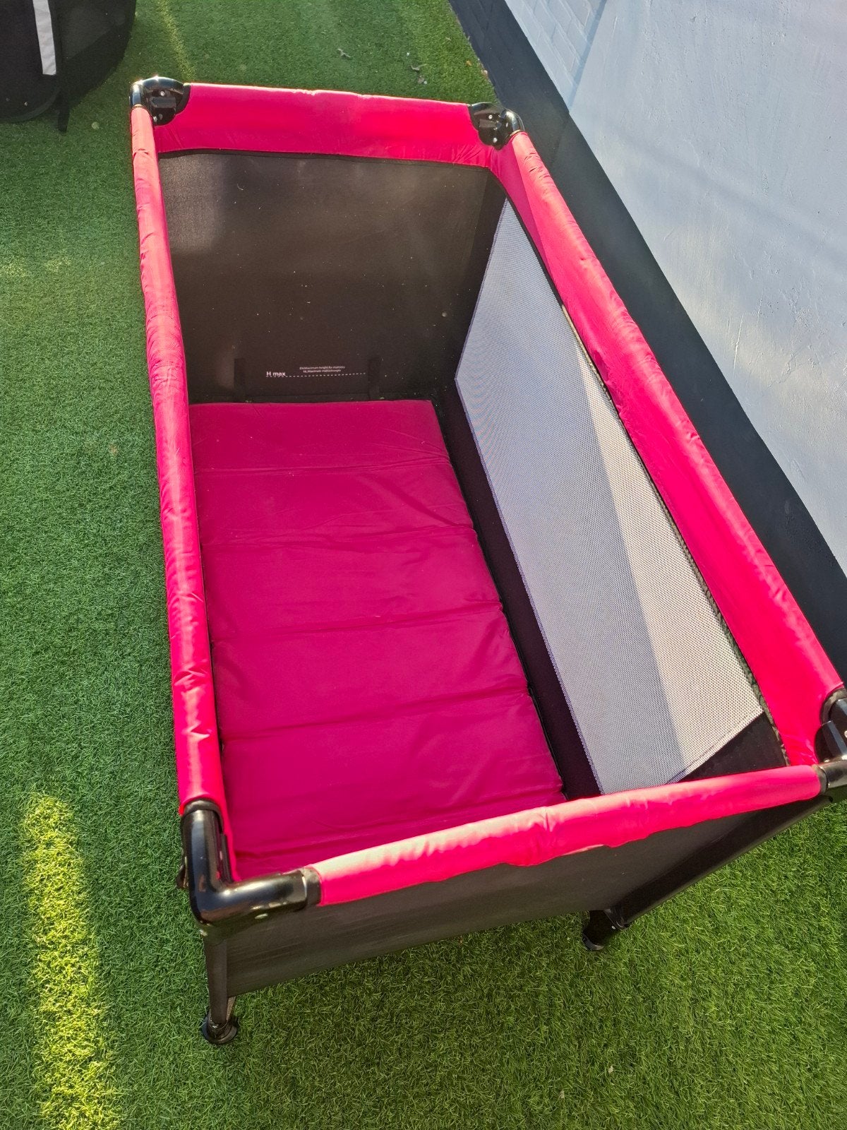 Reisbedje roze met matrasje, Ophalen, Gebruikt, Reisbedje