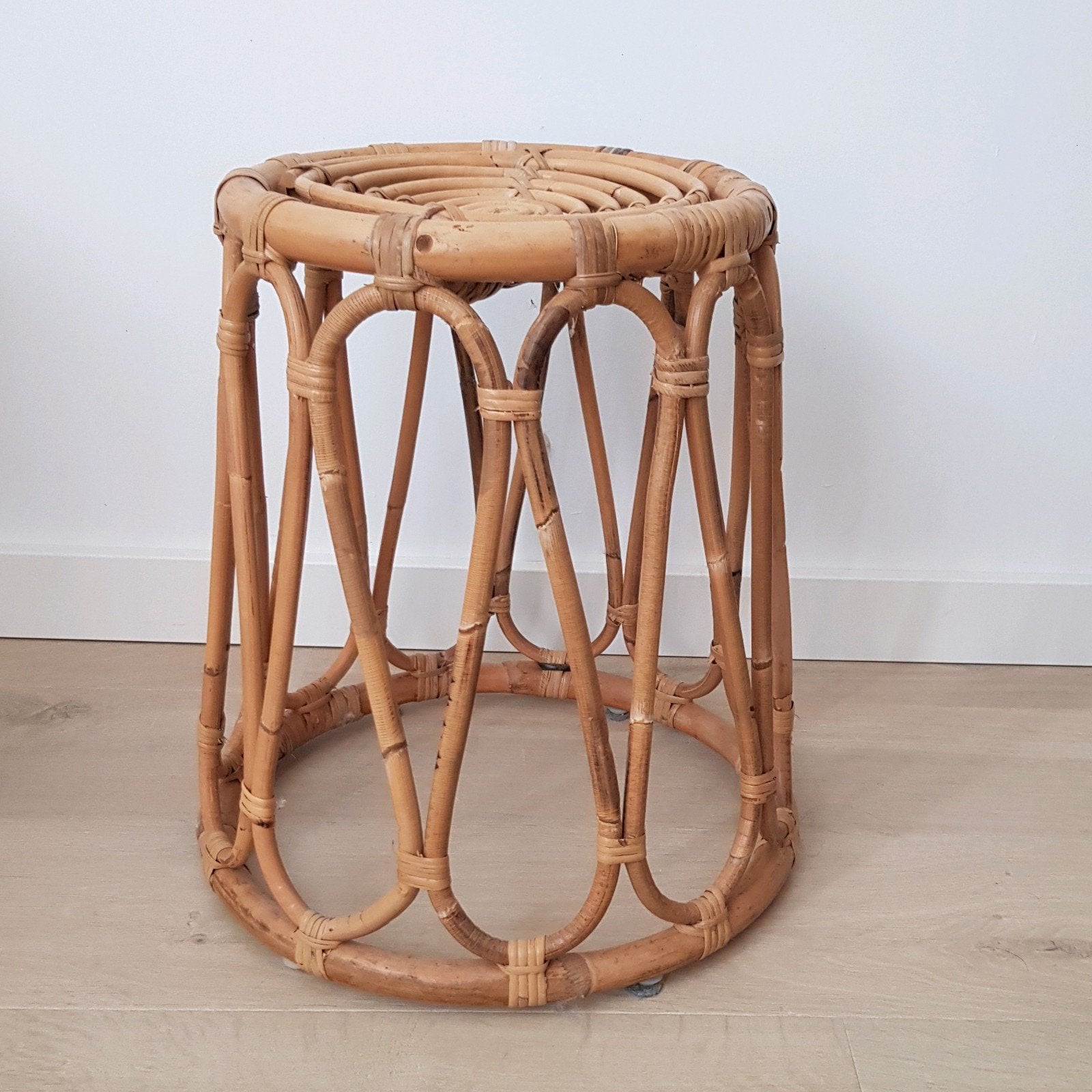 Supertoffe rotan kruk zgan eyecatcher, Huis en Inrichting, Ophalen of Verzenden, Zo goed als nieuw, Hout