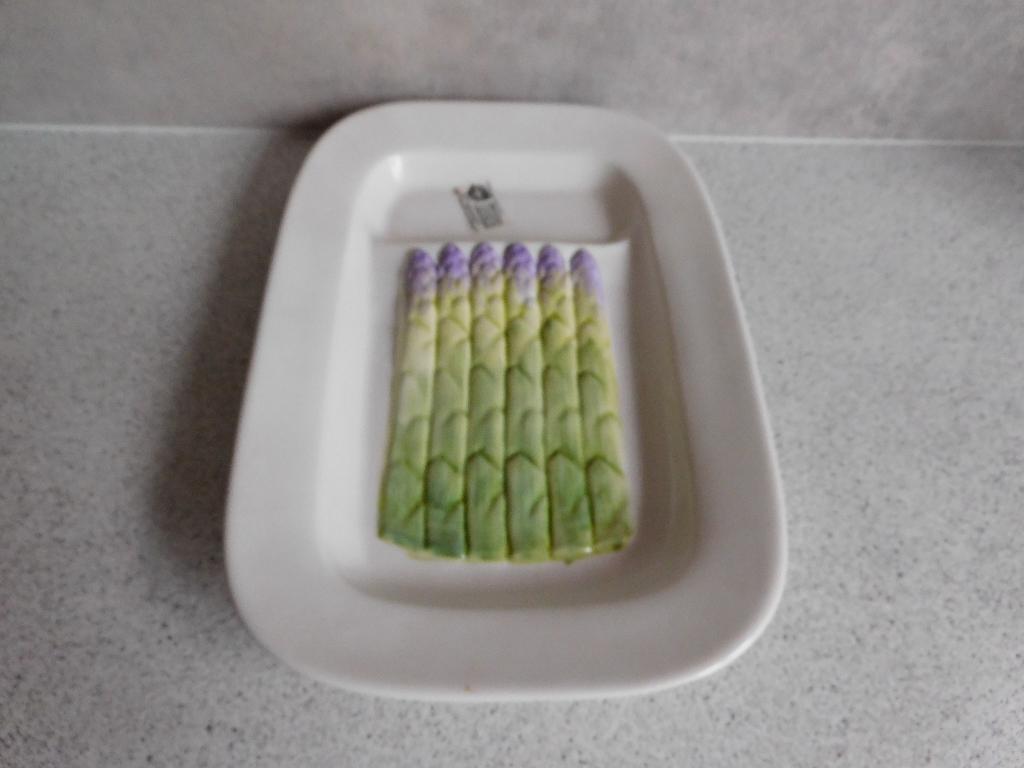 Schaal 30x20,5 cm. Asperges Bassano Made in Italy, Huis en Inrichting, Keuken | Servies, Keramiek, Ophalen of Verzenden, Overige stijlen