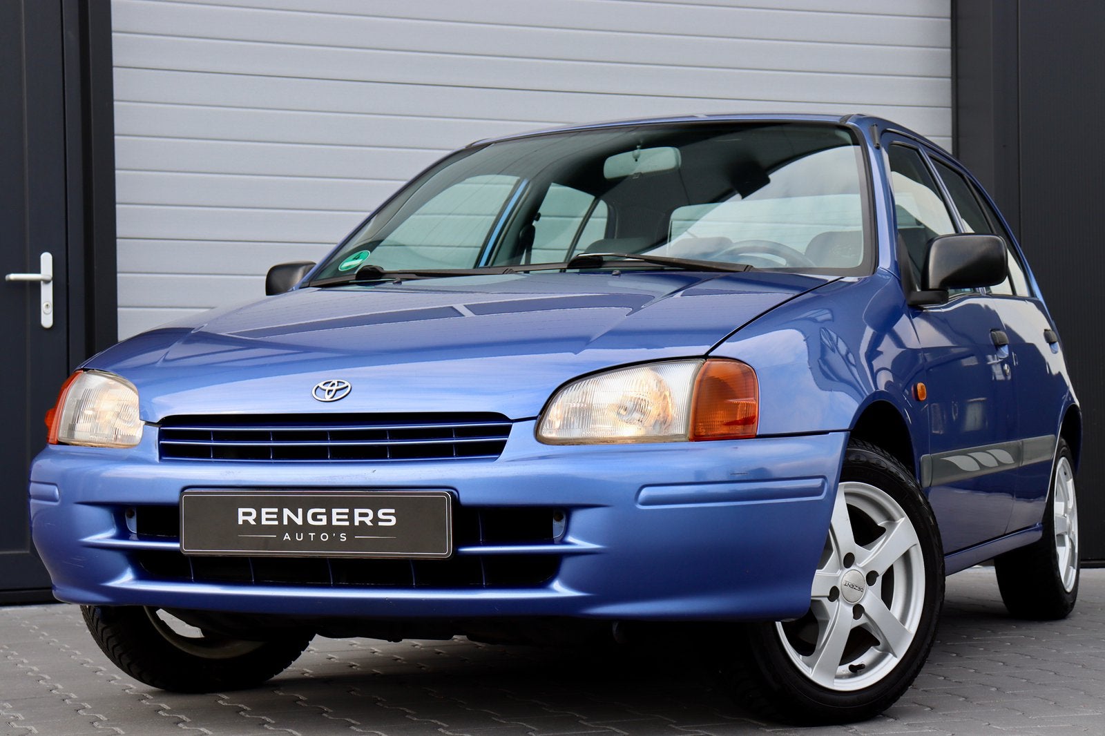 Toyota Starlet 1.3 16V | 5-Deurs | Automaat | Nieuwe APK!, 4 cilinders, Starlet, Mistlampen, Grijs