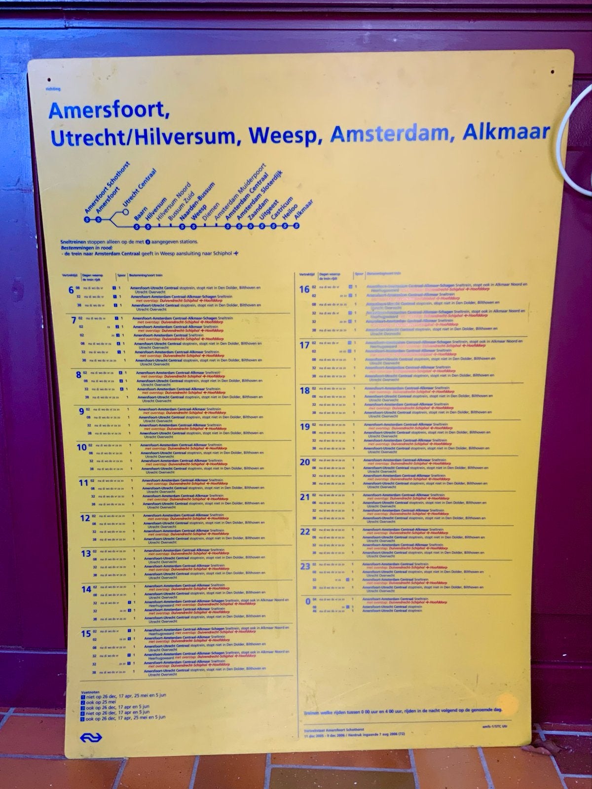 Alleen zaterdag 4 juli afhalen: Dienstregeling bord NS, Eén persoon, Trein, Nederland, Met bestemming of datum