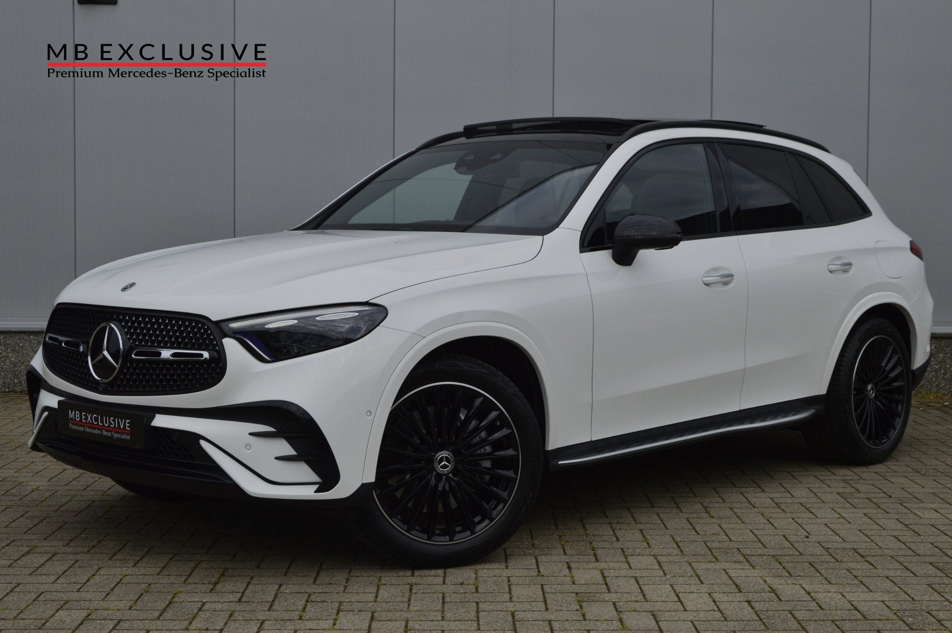 Mercedes-Benz GLC 300e AMG Night Premium Plus 4M 2023, Automaat, Gebruikt, Zwart, 2255 kg