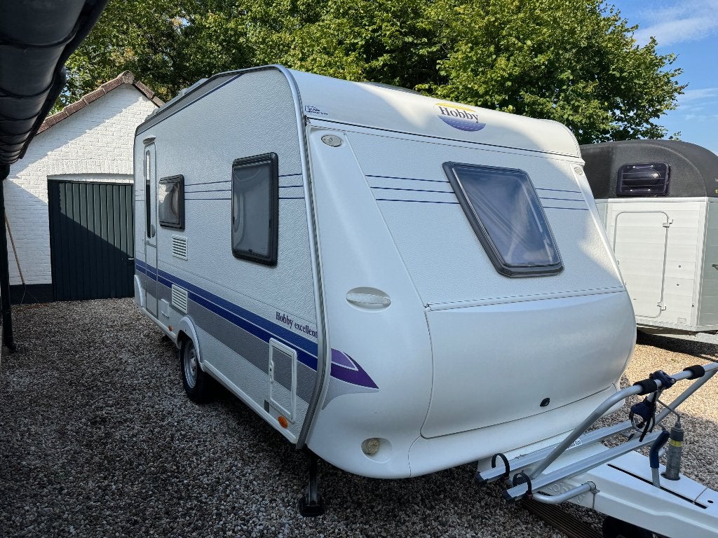 Hobby Excellent 410 SFE 2007 | Mover | Dorema tent + luifel, Standaardzit, Omvormbare zithoek, Particulier, 4 tot 5 meter