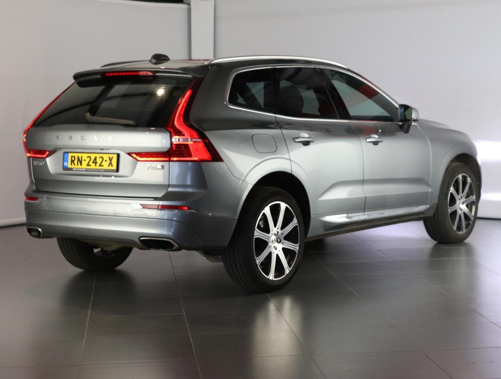 Volvo XC60 2.0 T5 AWD Inscription, Auto's, Automaat, Dealer onderhouden, Gebruikt, Euro 6
