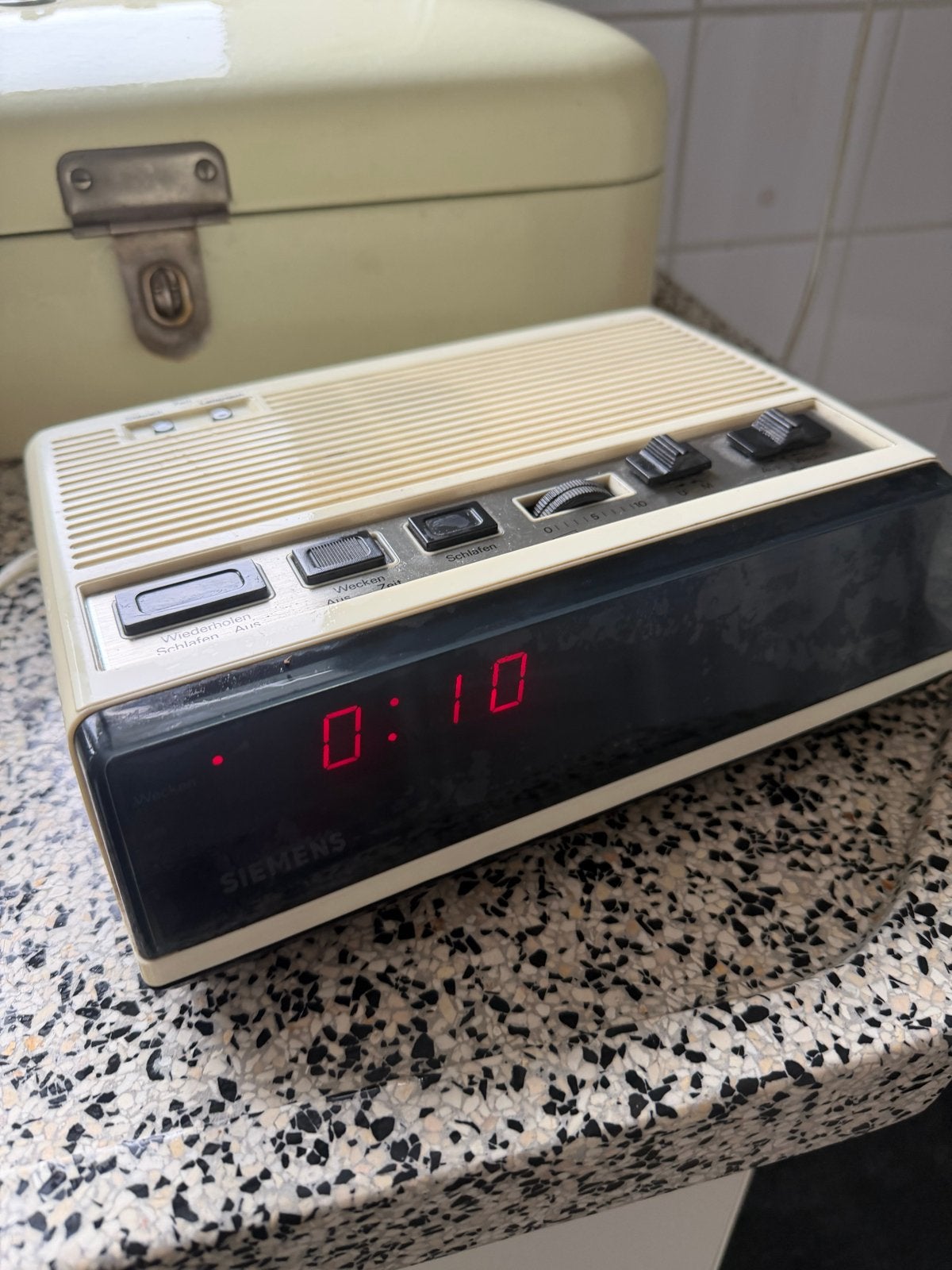 Vintage Siemens Alpha RG 220 Wekkerradio, Audio, Tv en Foto, Ophalen of Verzenden, Gebruikt, Radio