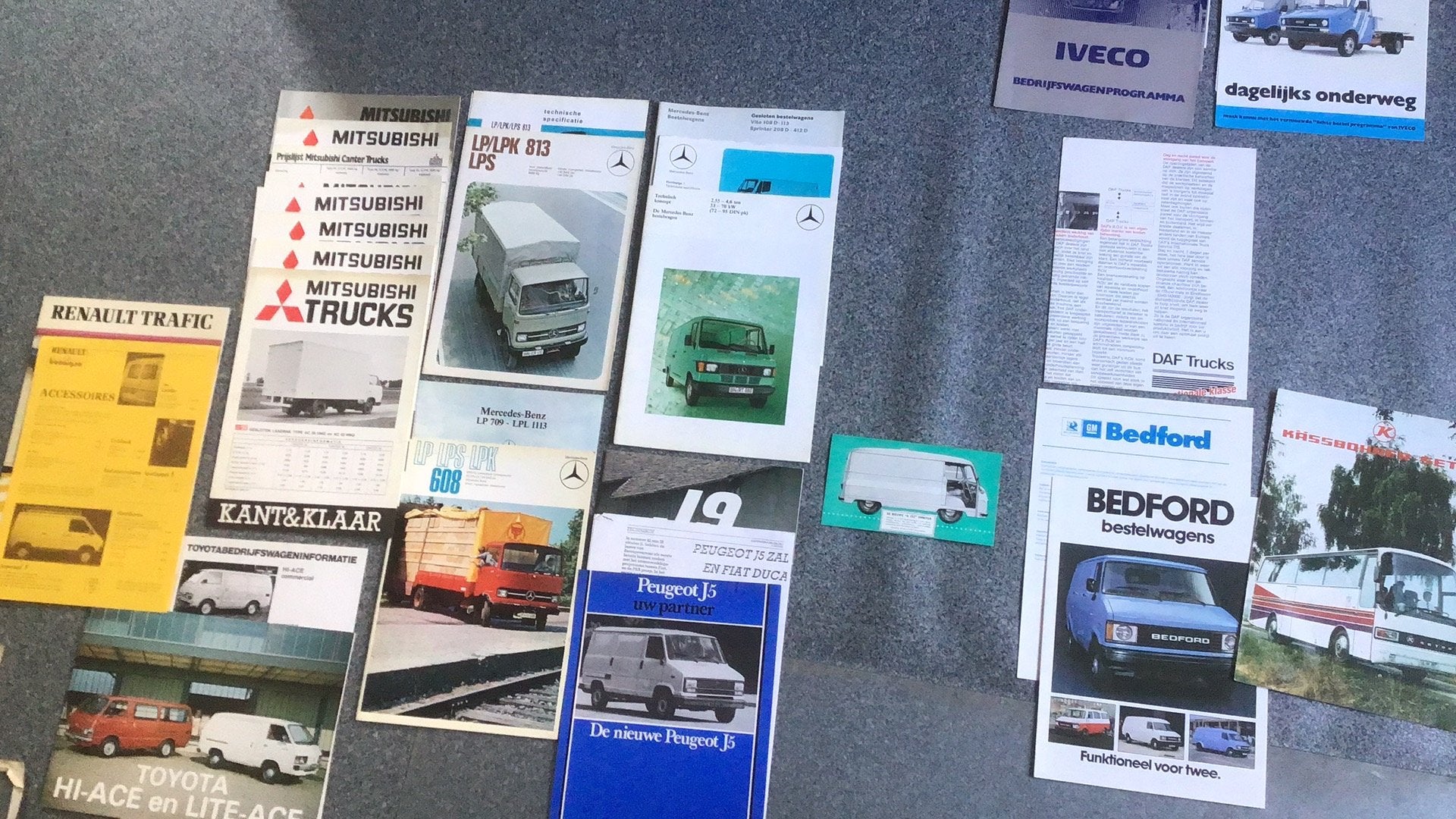 FOLDERS VRACHT- + BESTELWAGENS LOT ONGEVEER30x OPRUIMEN, Ophalen of Verzenden, Zo goed als nieuw, Overige merken
