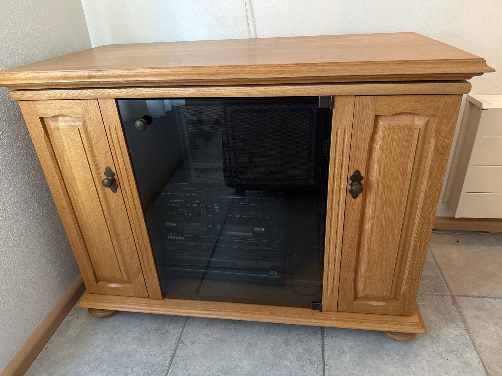 TV-kast met draaibare plank en CD-vakken (glas kapot), Huis en Inrichting, Kasten | Televisiemeubels, Ophalen, Gebruikt, 100 tot 150 cm