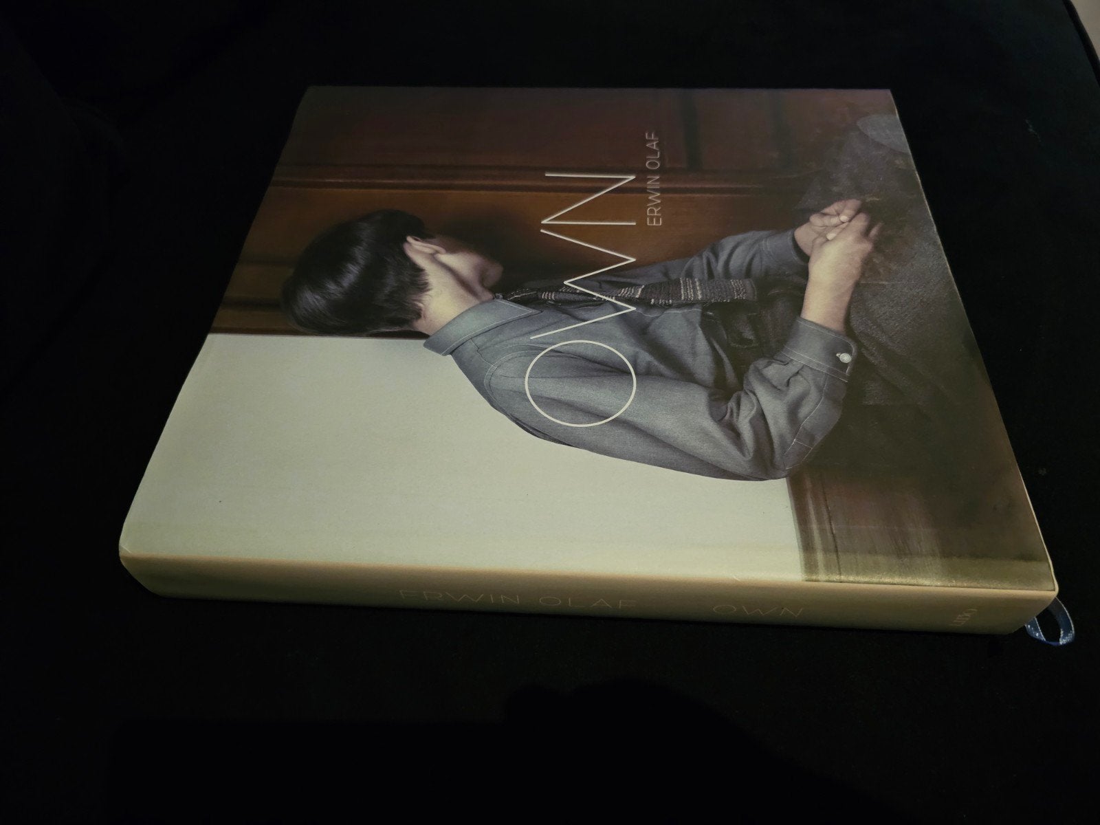 Erwin Olaf - OWN (Fotoboek, Zo goed als nieuw), Ophalen of Verzenden, Zo goed als nieuw, Fotografie algemeen, Erwin Olaf