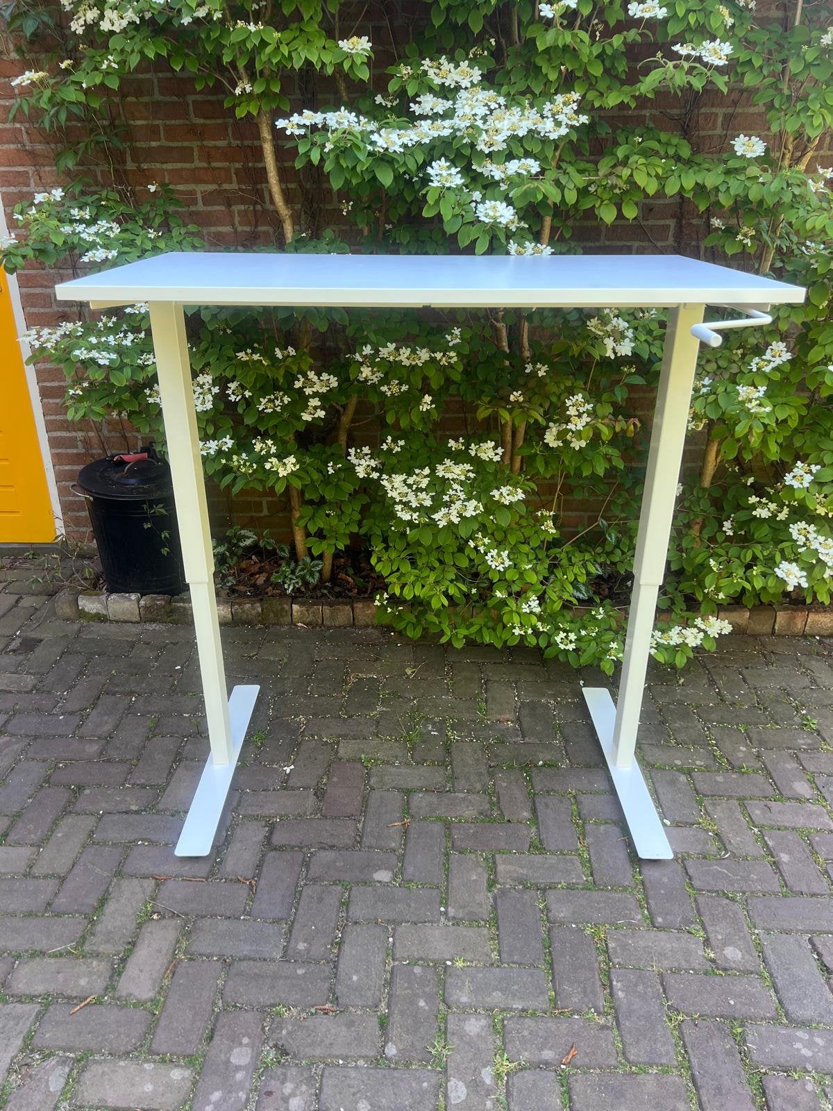 IKEA TROTTEN Zit/sta bureau, Ophalen, In hoogte verstelbaar, Zo goed als nieuw