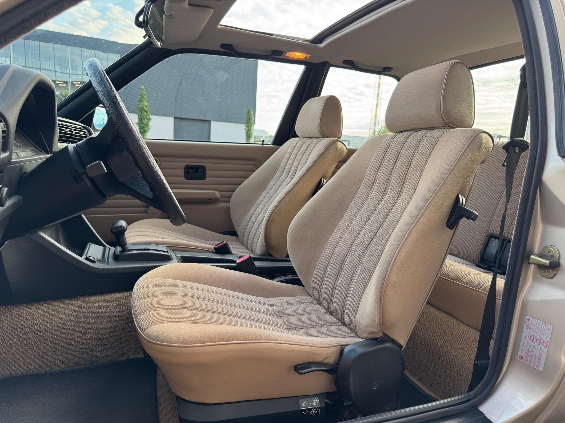 BMW 318I E30 Automaat/Youngtimer, foto 11