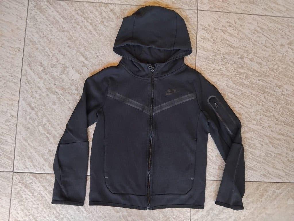 Nike jas grijs maat 134 jasje, Kinderen en Baby's, Kinderkleding | Maat 134, Gebruikt, Ophalen of Verzenden, Nike, Jongen