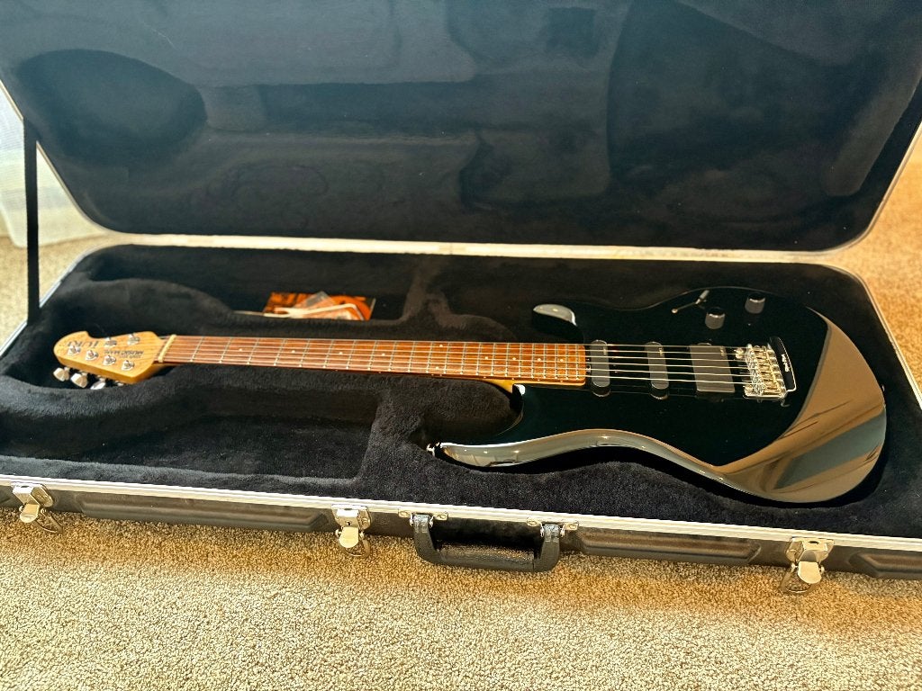 Foto 3 van Ernie Ball Music Man " LUKE "   elektrische gitaar