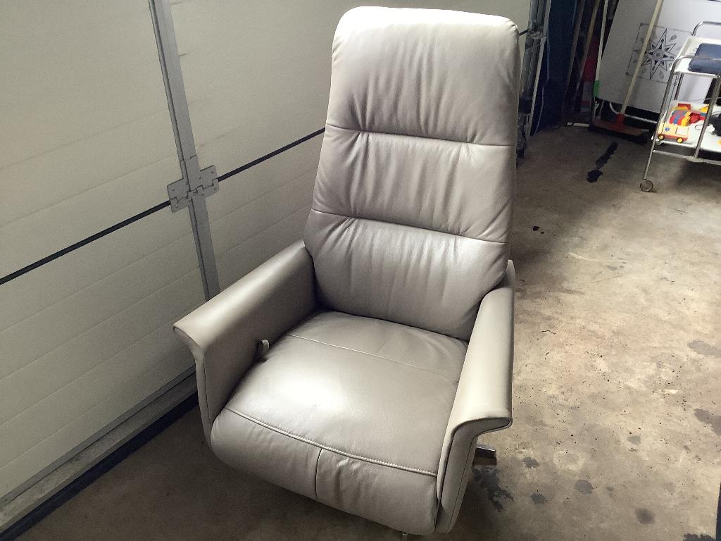Relax stoel kleur grijs, Ophalen, Gebruikt, Minder dan 75 cm, Leer