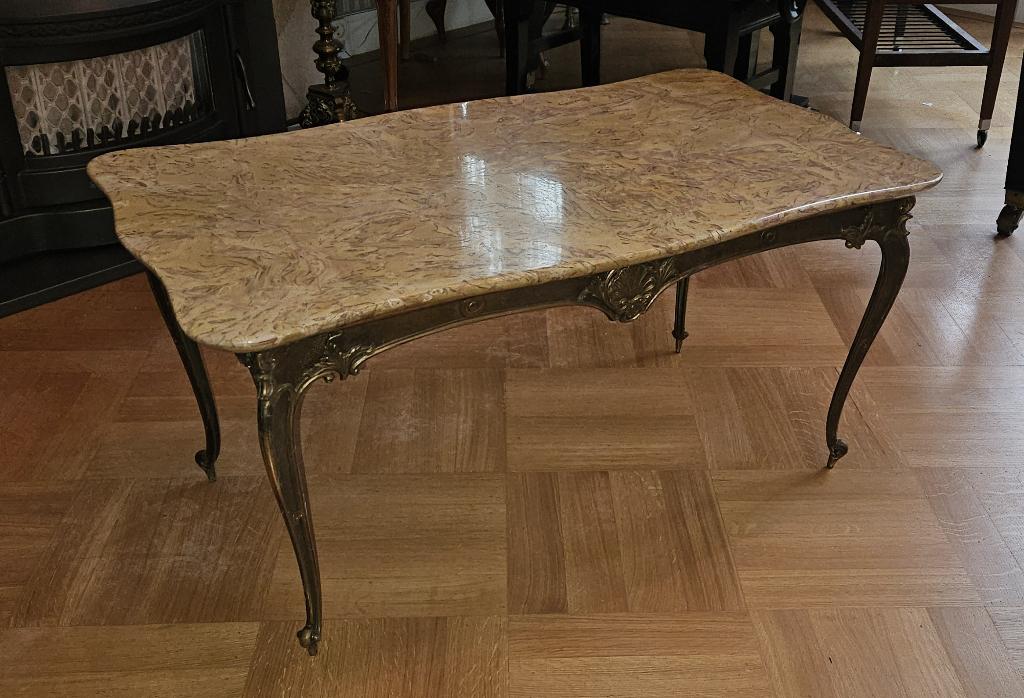 Een klassieke chique salontafel met marmeren blad, Antiek en Kunst, Antiek | Meubels | Tafels, Ophalen