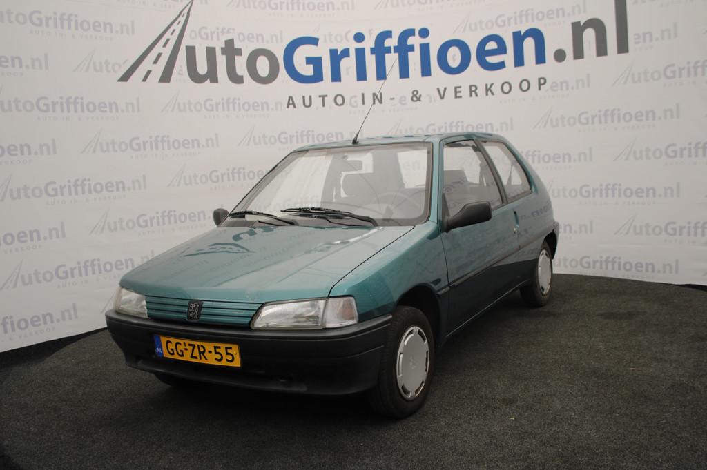 Peugeot 106 1.1 XR keurige hatchback met NAP (bj 1993), Auto's, Oldtimers, Voorwielaandrijving, Stof, 60 pk, Origineel Nederlands