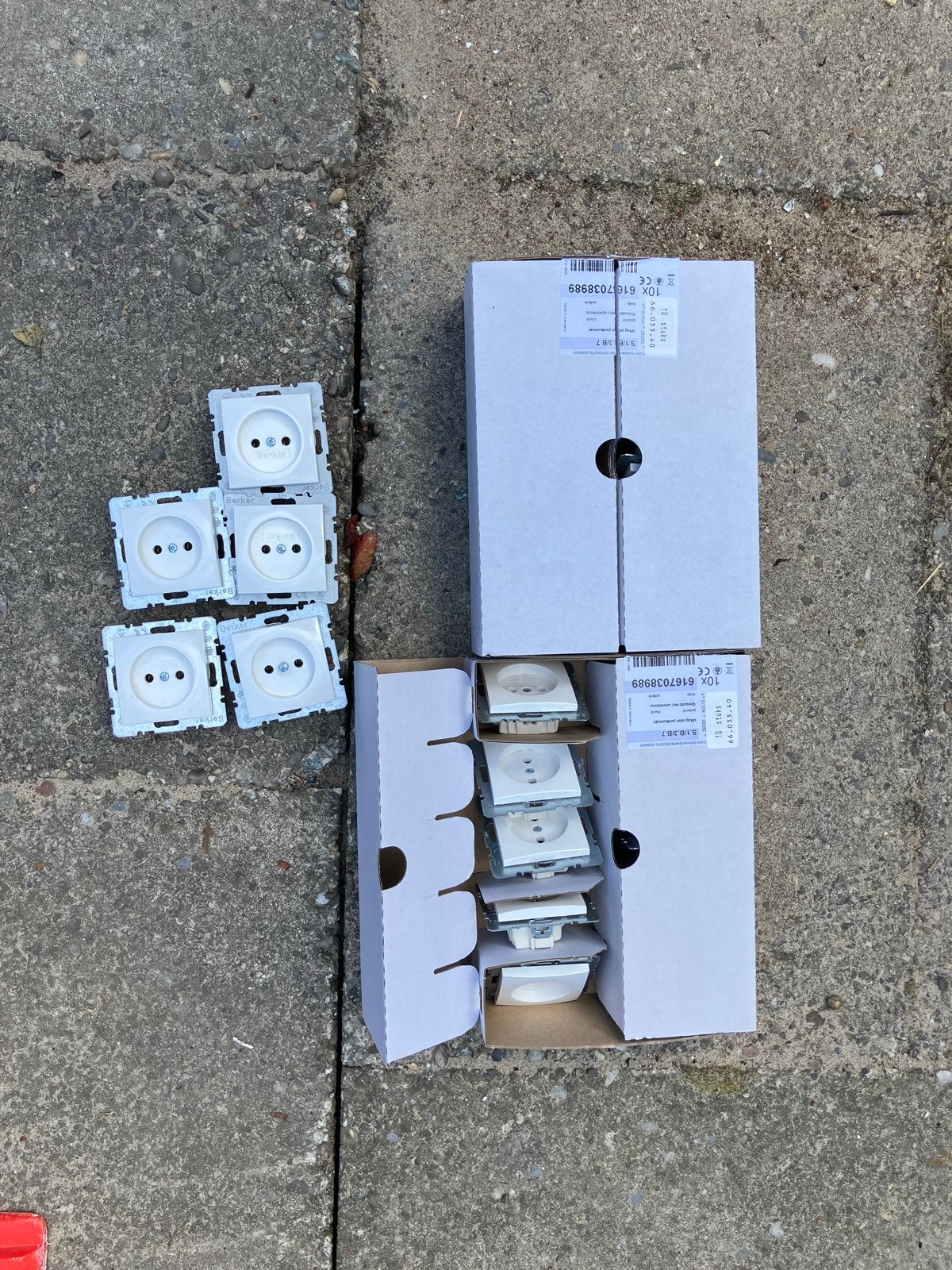 Berker wandcontactdozen (wcd) niet geaard, 25 stuks nieuw, Ophalen, Nieuw, Berker, Stopcontact