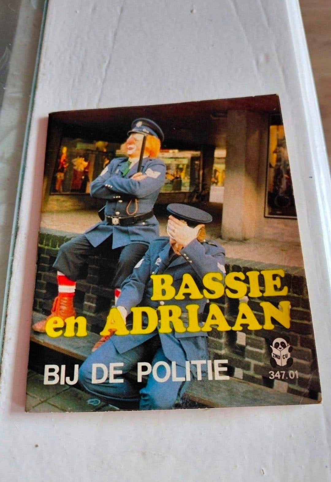 Bassie en Adriaan bij de Politie mini-boekje 1979., Boeken, Ophalen of Verzenden, Gelezen, Fictie algemeen
