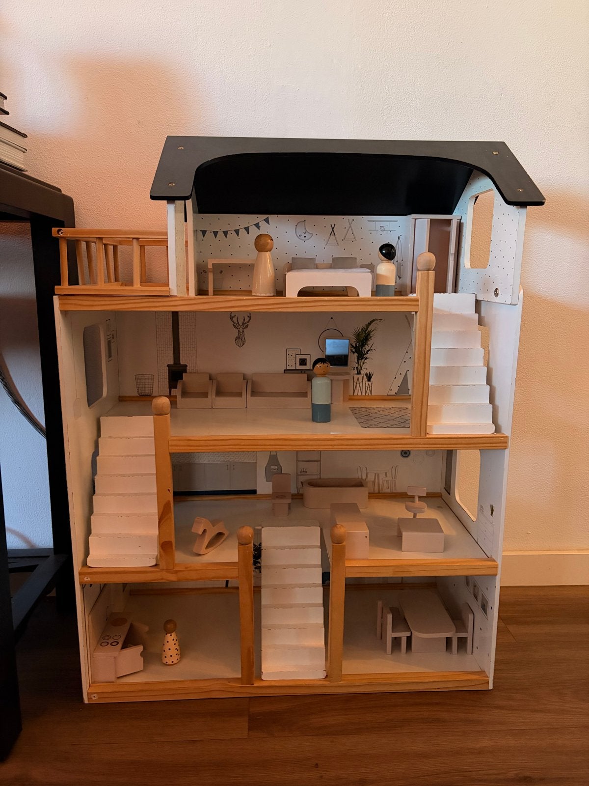 Poppenhuis Petit Amelie met meubels, Ophalen, Zo goed als nieuw, Poppenhuis