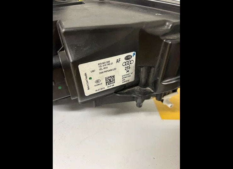 Koplamp Audi A3 8V Bixenon 2012-2016 8VO941005 Linksvoor, Gebruikt, AUDI AG, Auto-Union-Strasse 1
85045  Ingolstadt, DE, Kundenbetreuung@audi.de