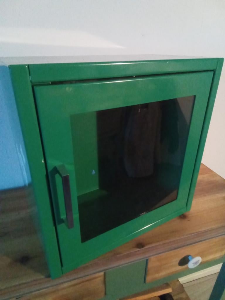 Aed kast, Ophalen of Verzenden, Zo goed als nieuw